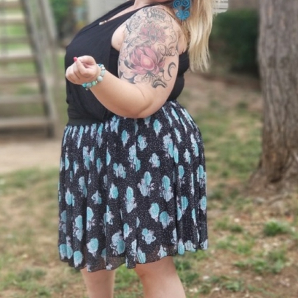 Torrid Pleated Teal Flower Skirt